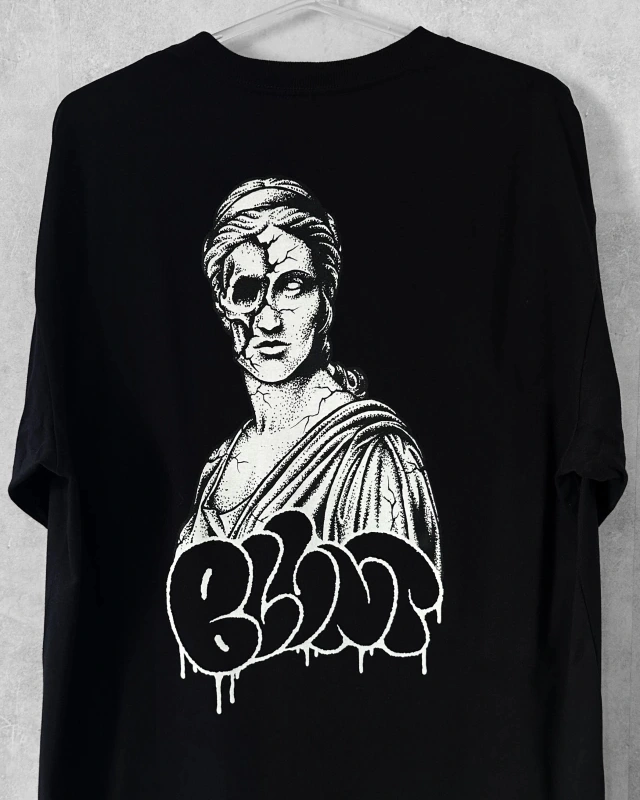 Camisa Blunt x Romanos