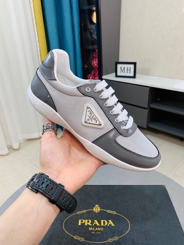 Sneaker Camurça Prada Grey