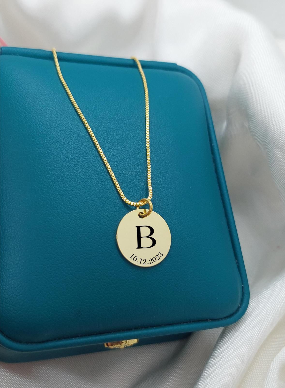 Colar Personalizado Pingente Inicial e data Banhado a ouro18k