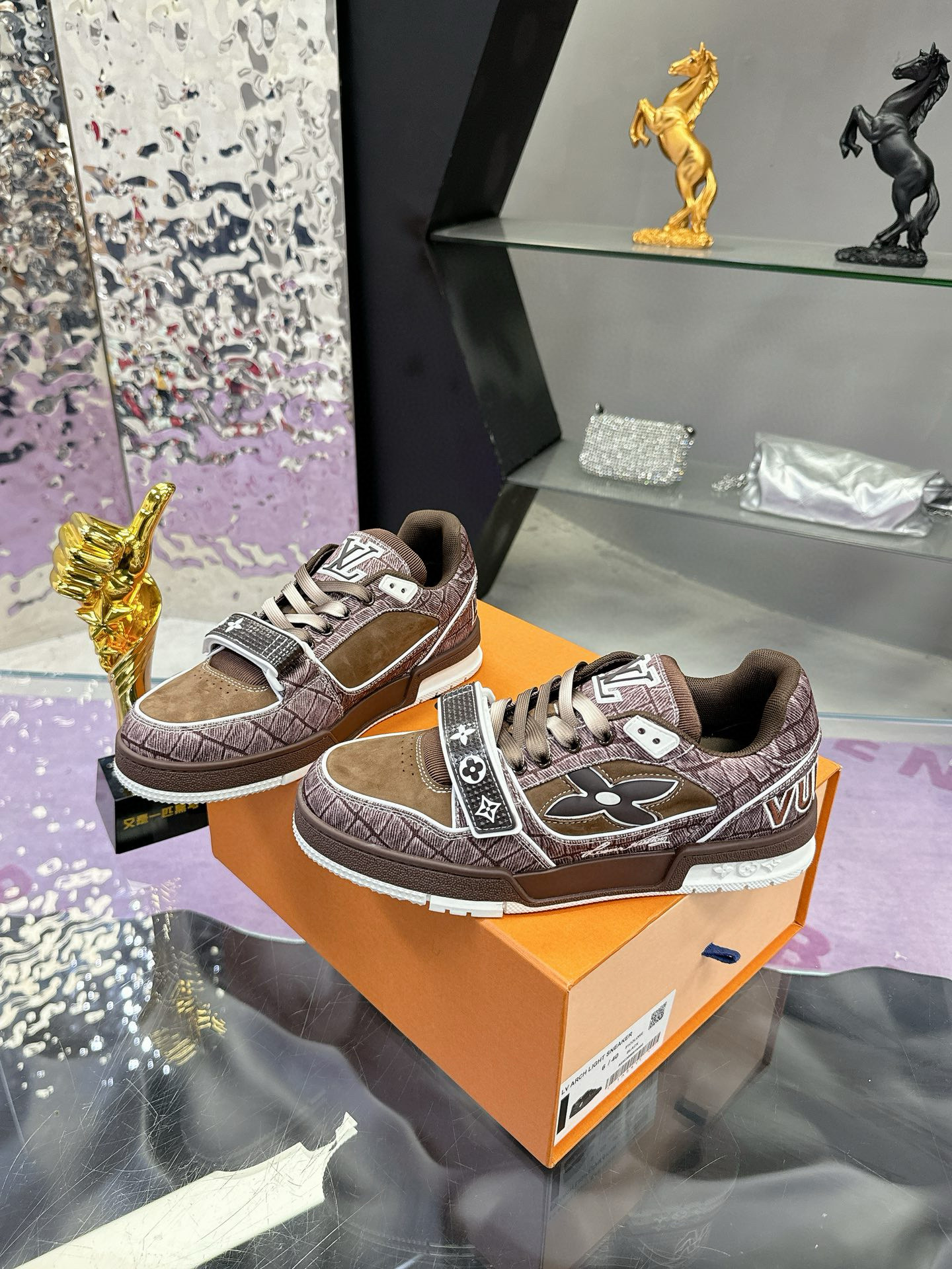 Tênis Louis Vuitton SS/24 Marrom