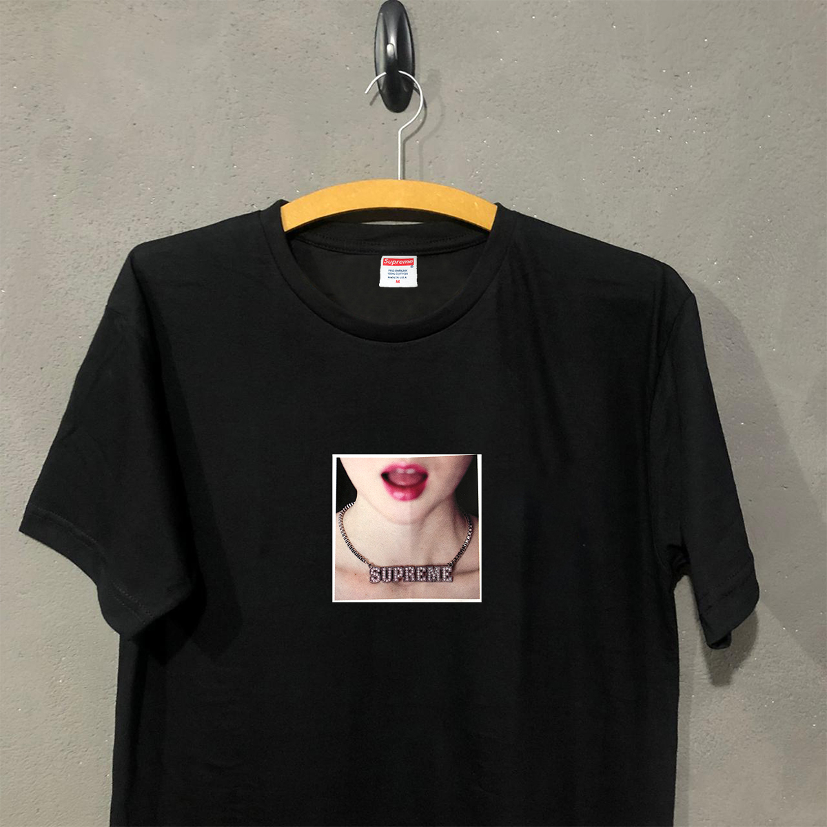 Camiseta Supreme Necklace