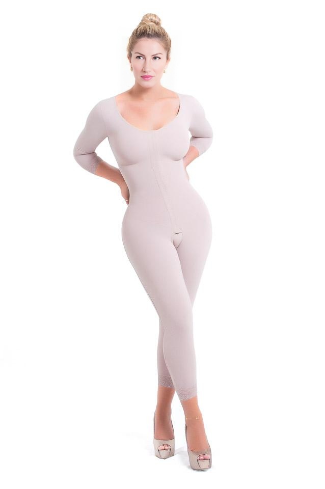 Modelador longo com mangas