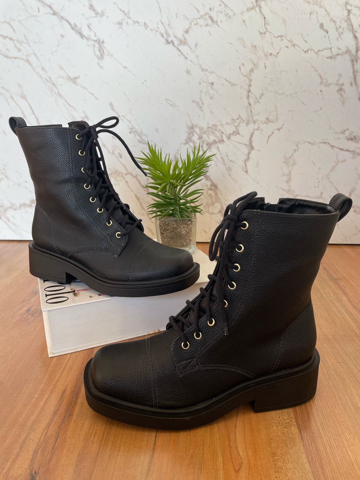 Coturno Gabrieli Preto