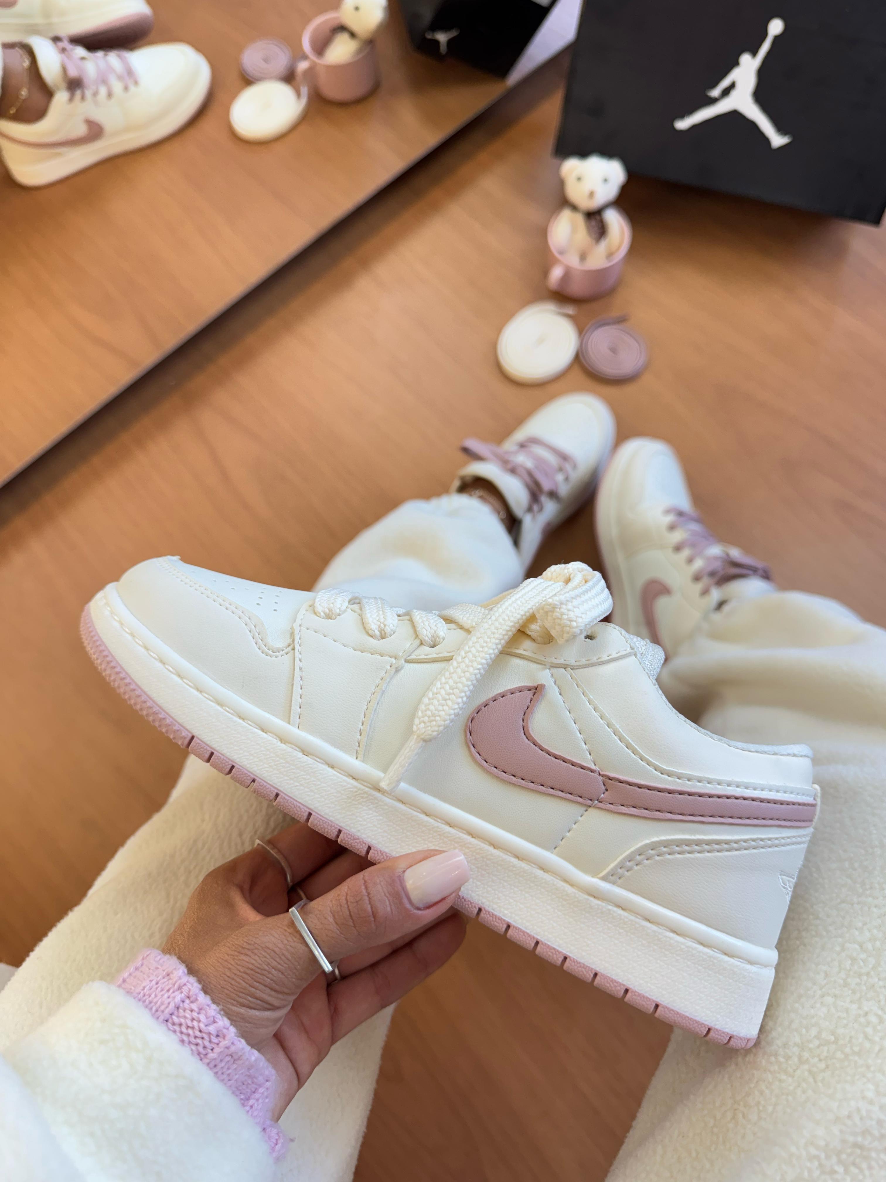 TÊNIS Nike Jordan Low