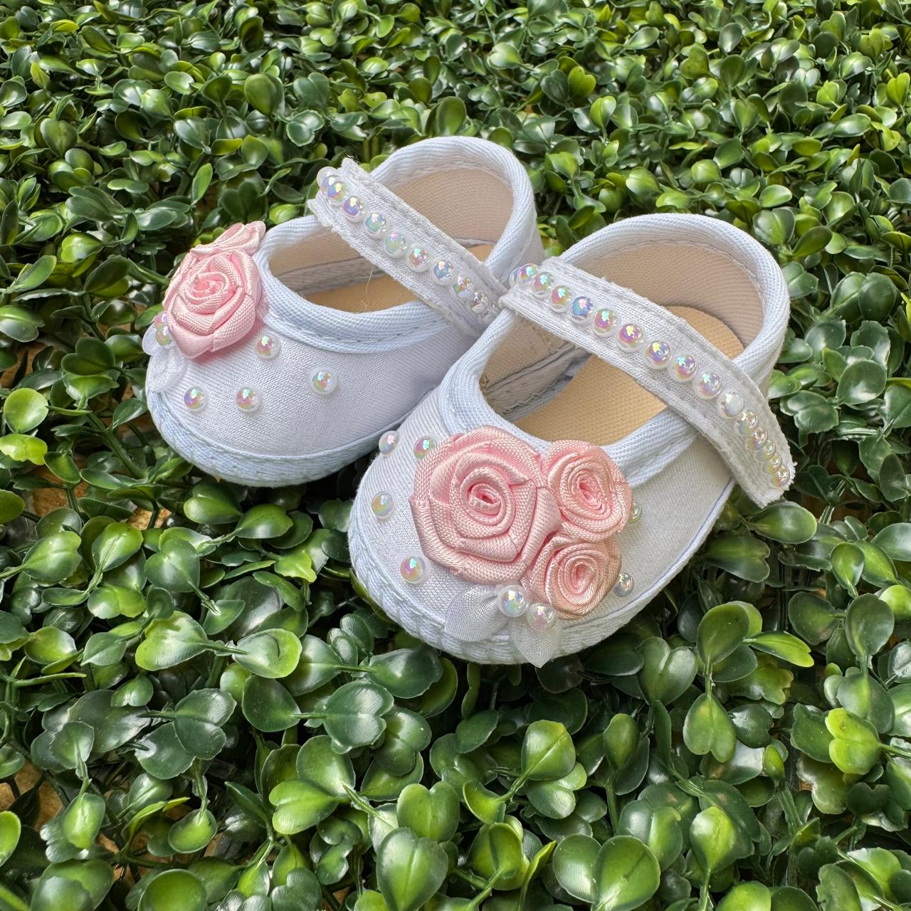 Sapato Menina Branco com Detalhes Rosa