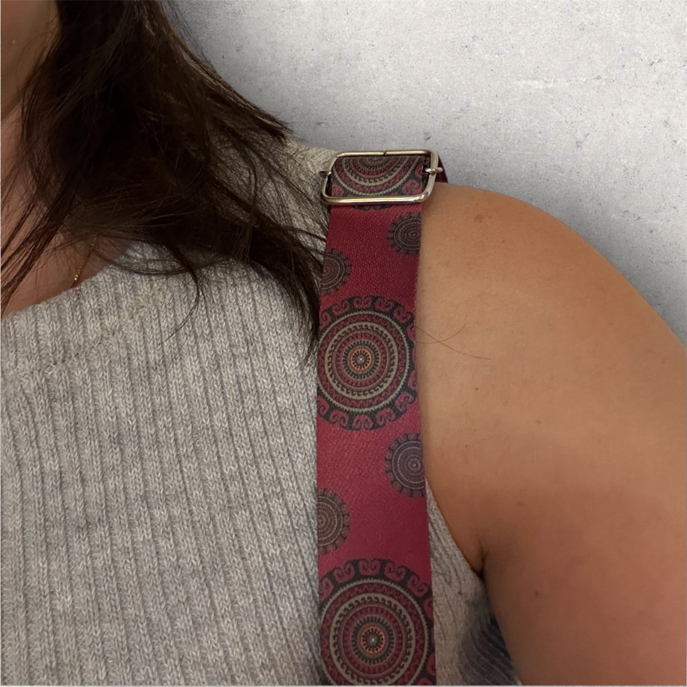 Alça de Bolsa Vinho Bordô com Corações e Mosquetão Níquel | Studio Piza