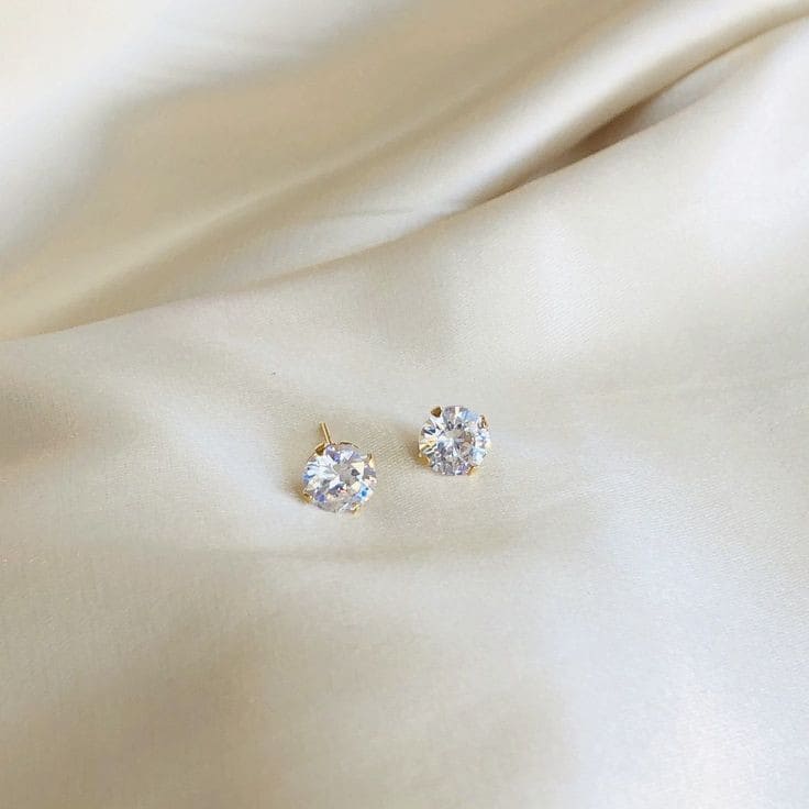 Brinco Ponto de luz 6mm- Banhado a ouro e prata