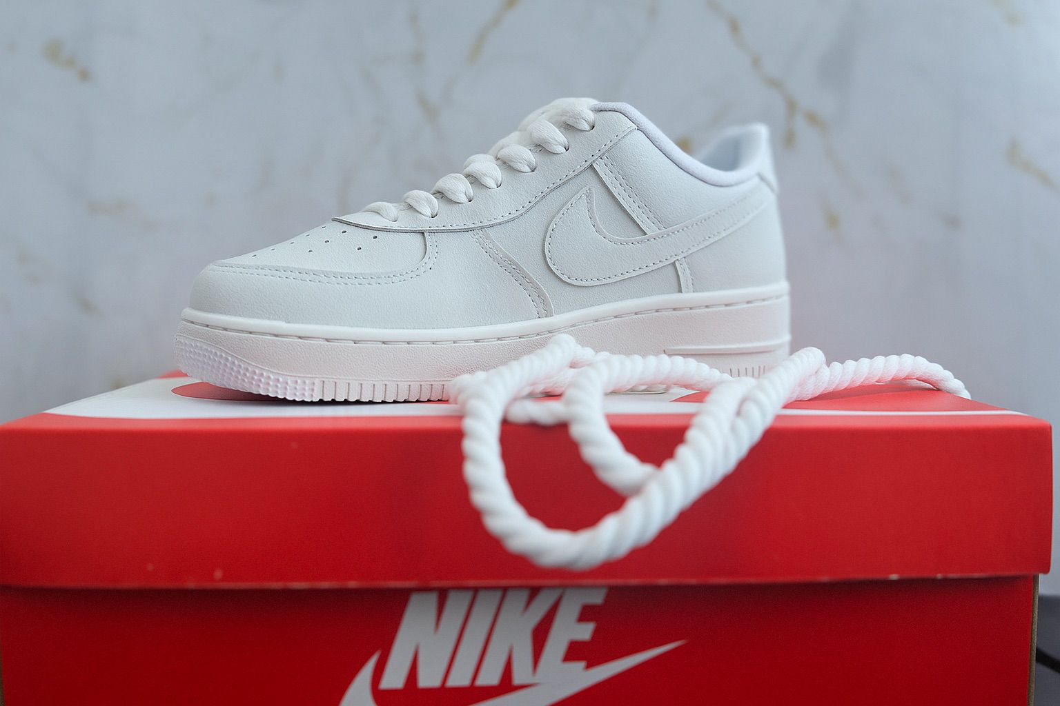 TÊNIS AIR FORCE BRANCO ESTILO PREMIUM | 2 CADARÇOS