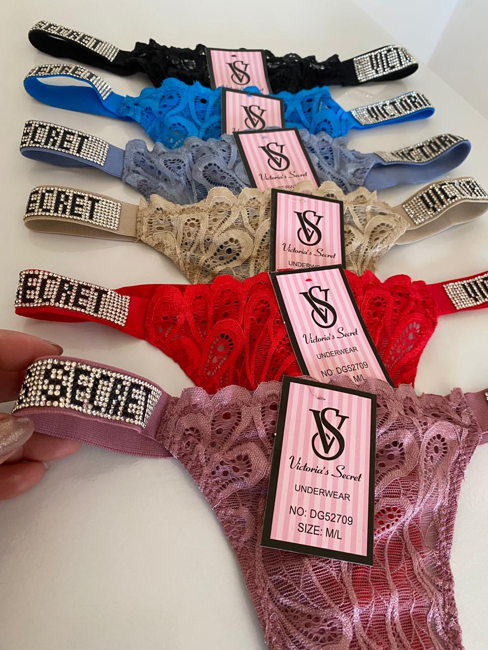 Calcinha Victória's Secret toda em renda M2