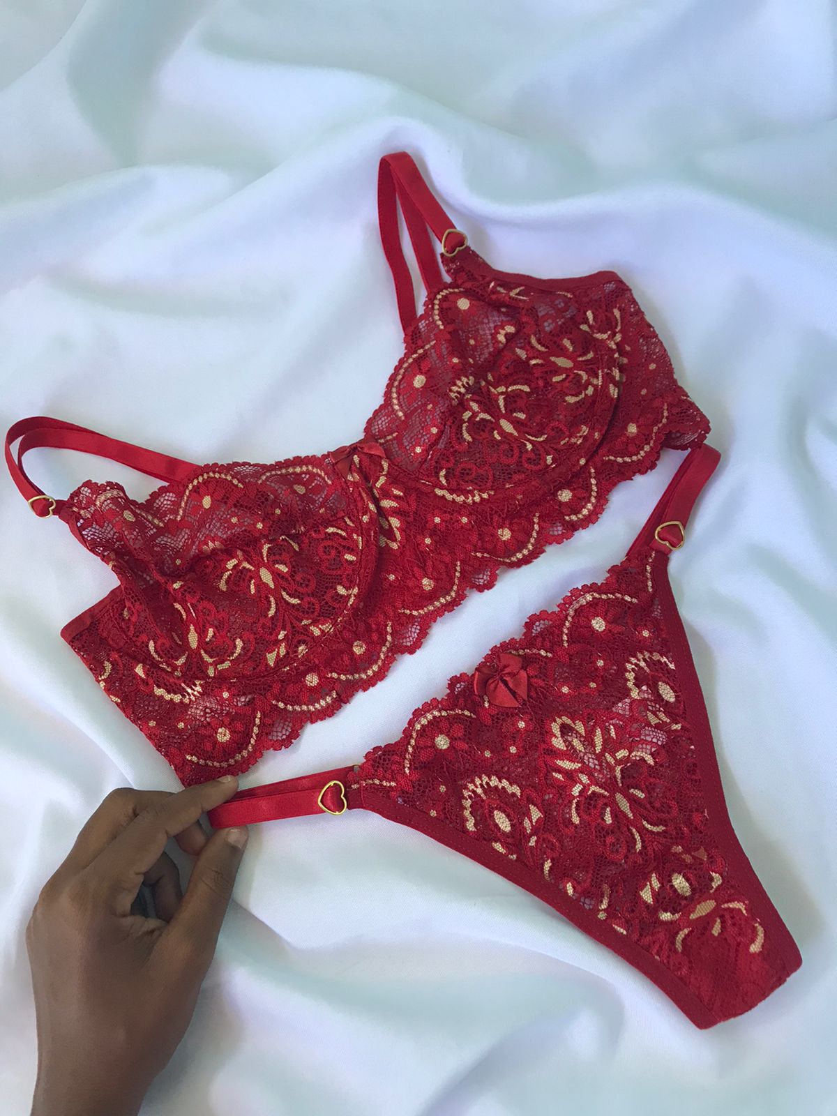 Conjunto sem bojo e com aro em renda desenhada