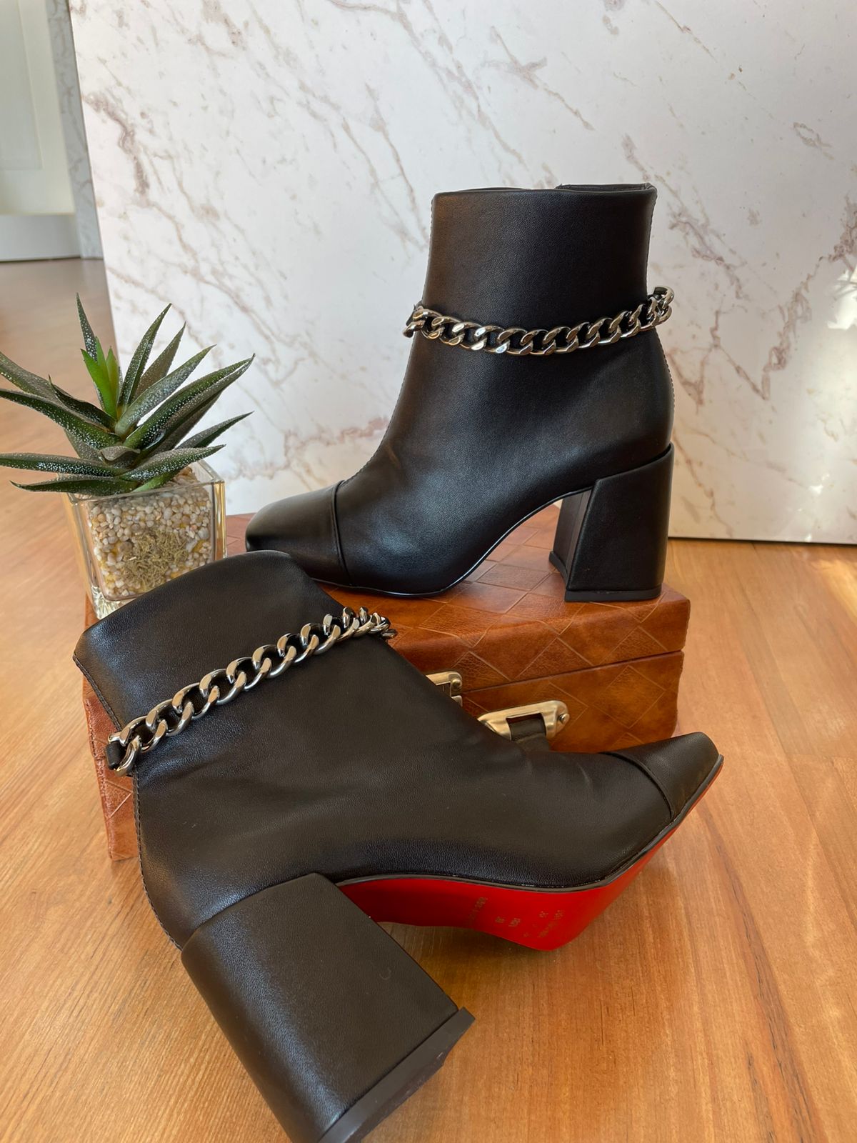 Bota Marindia Chocker