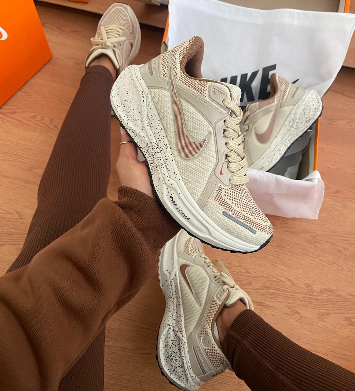 Zoom Pegasus (Areia/Caramelo)