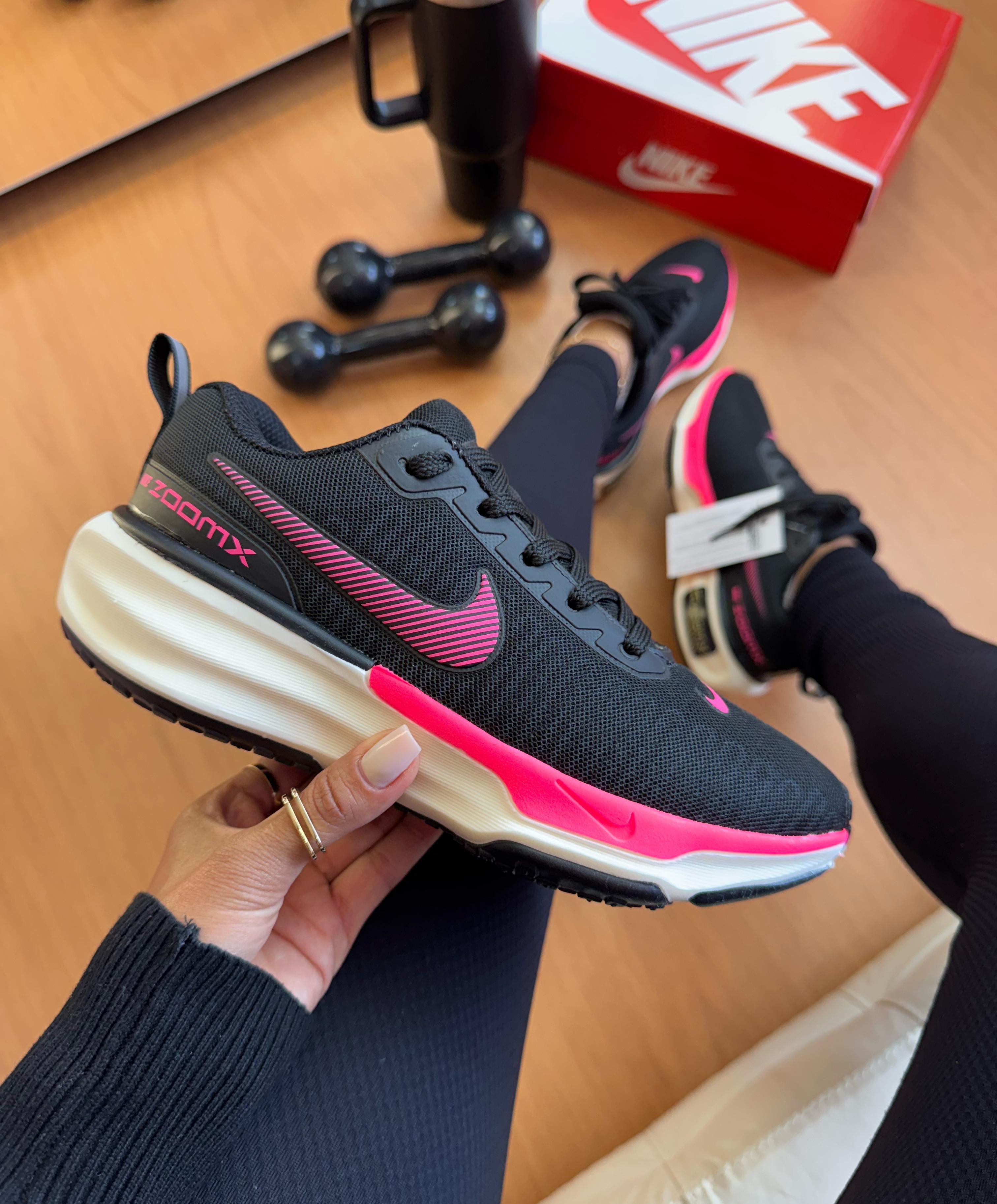 Nike Invincible Black & Pink