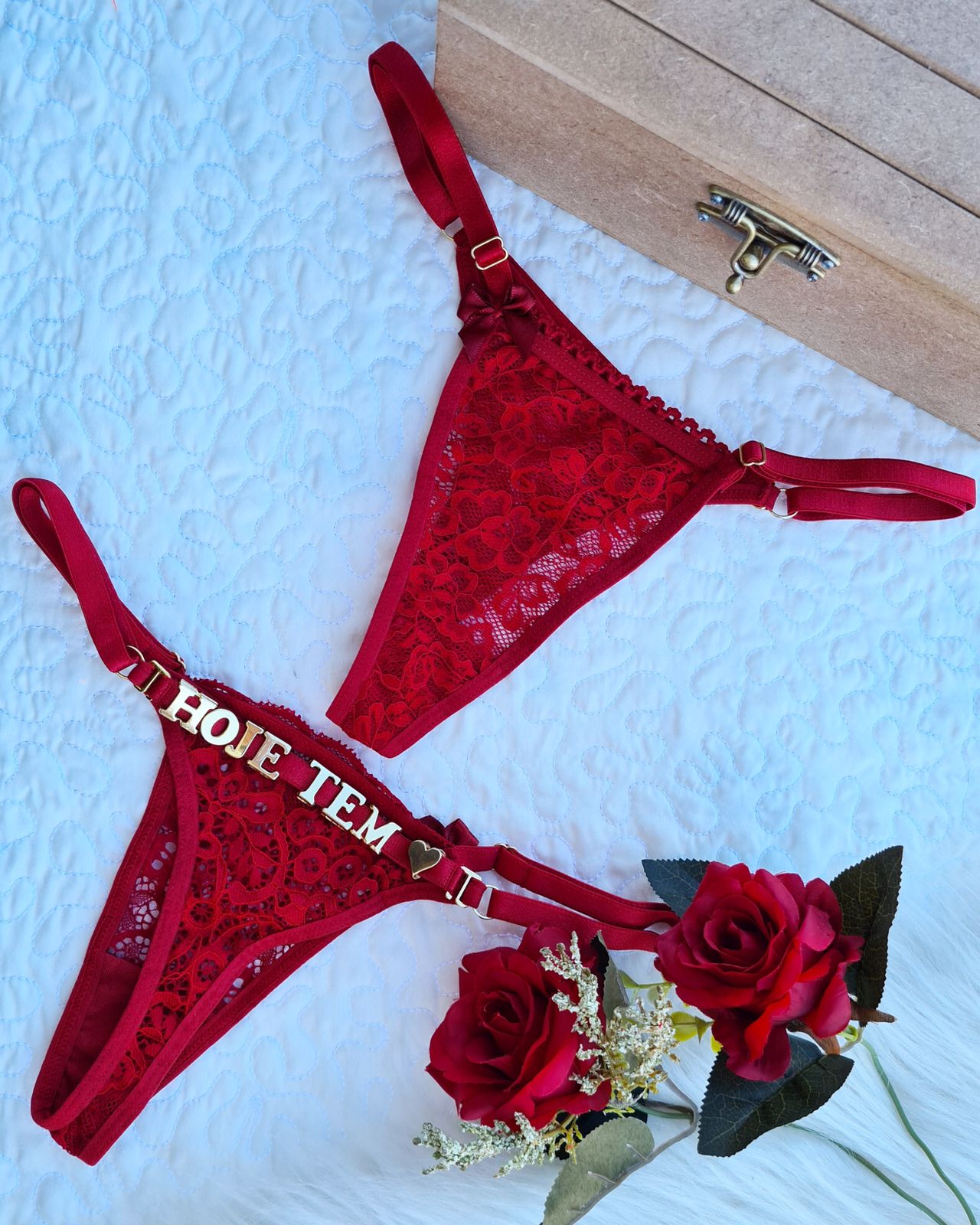 Calcinha com nome em renda desenhada (LEIA A DESCRIÇÃO)