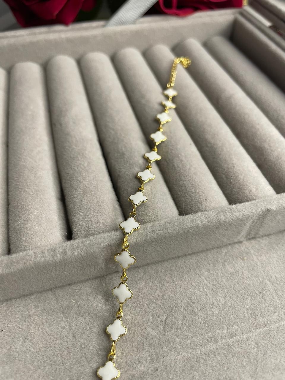 Pulseira Trevo Branca Dourada