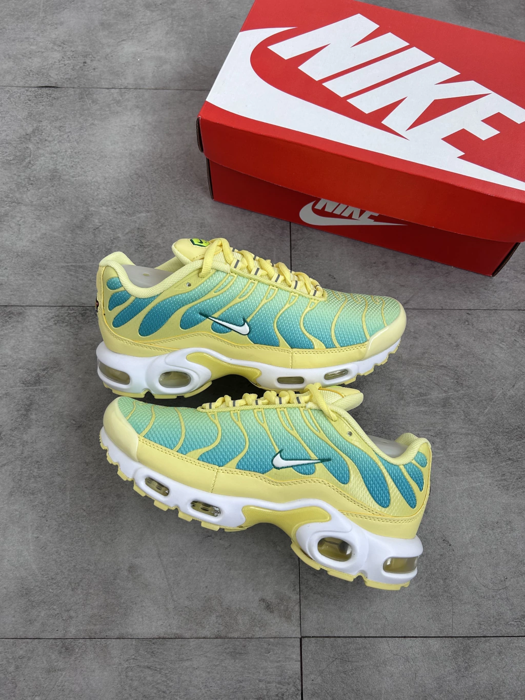 NIKE AIR MAX TN