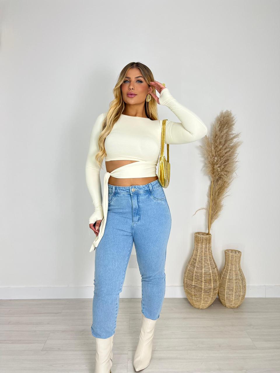 Blusa Recortes   Elegância e Conforto