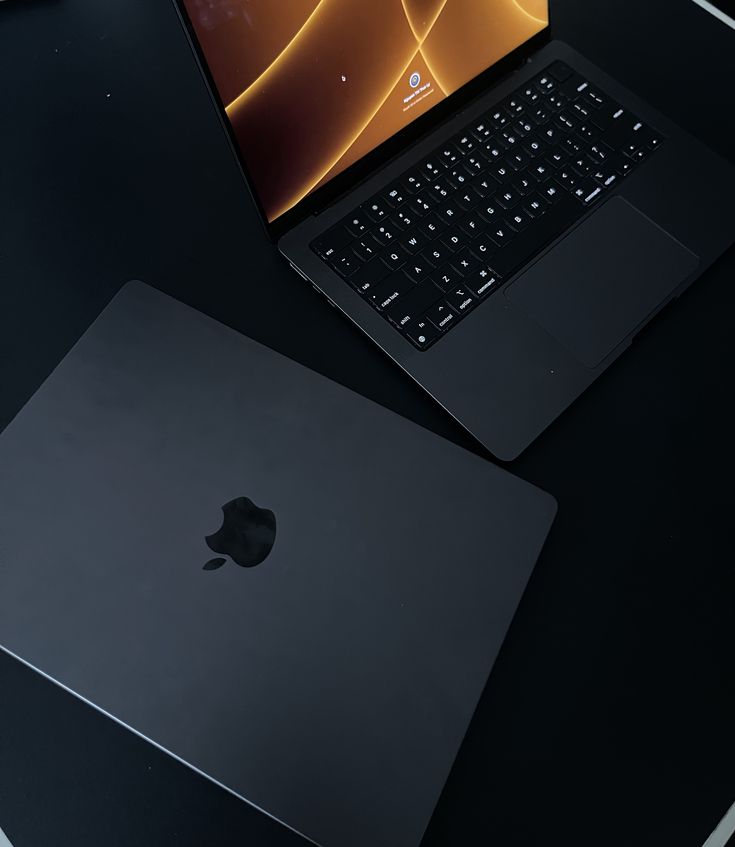 MacBook Pro M4 14" Apple   [RAM] RAM, [SSD] SSD   Tela Liquid Retina XDR   Novo   Garantia 1 Ano