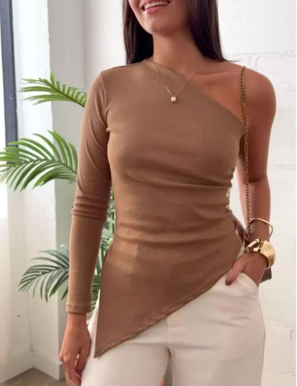 Blusa Assimétrica com Bojo