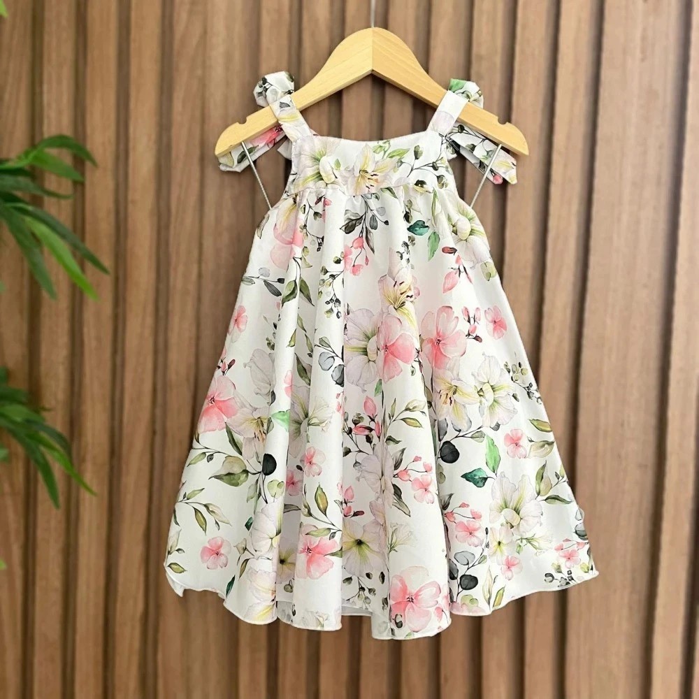 Vestido Infantil Trapézio Rodado com Forro Delicado Elegante para Menina