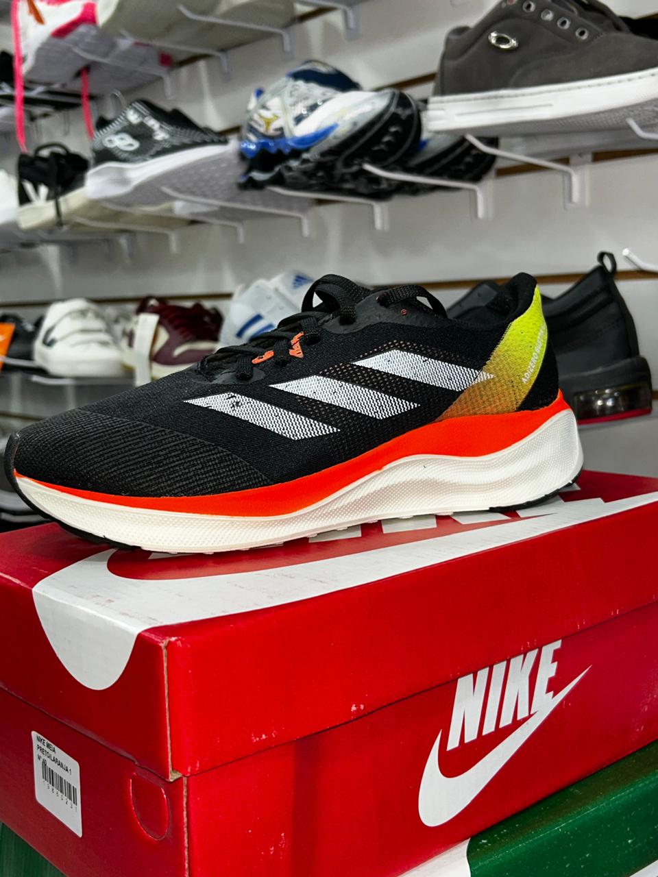 Adidas Adizero Boston Masculino Preto e Laranja   Tênis de Corrida