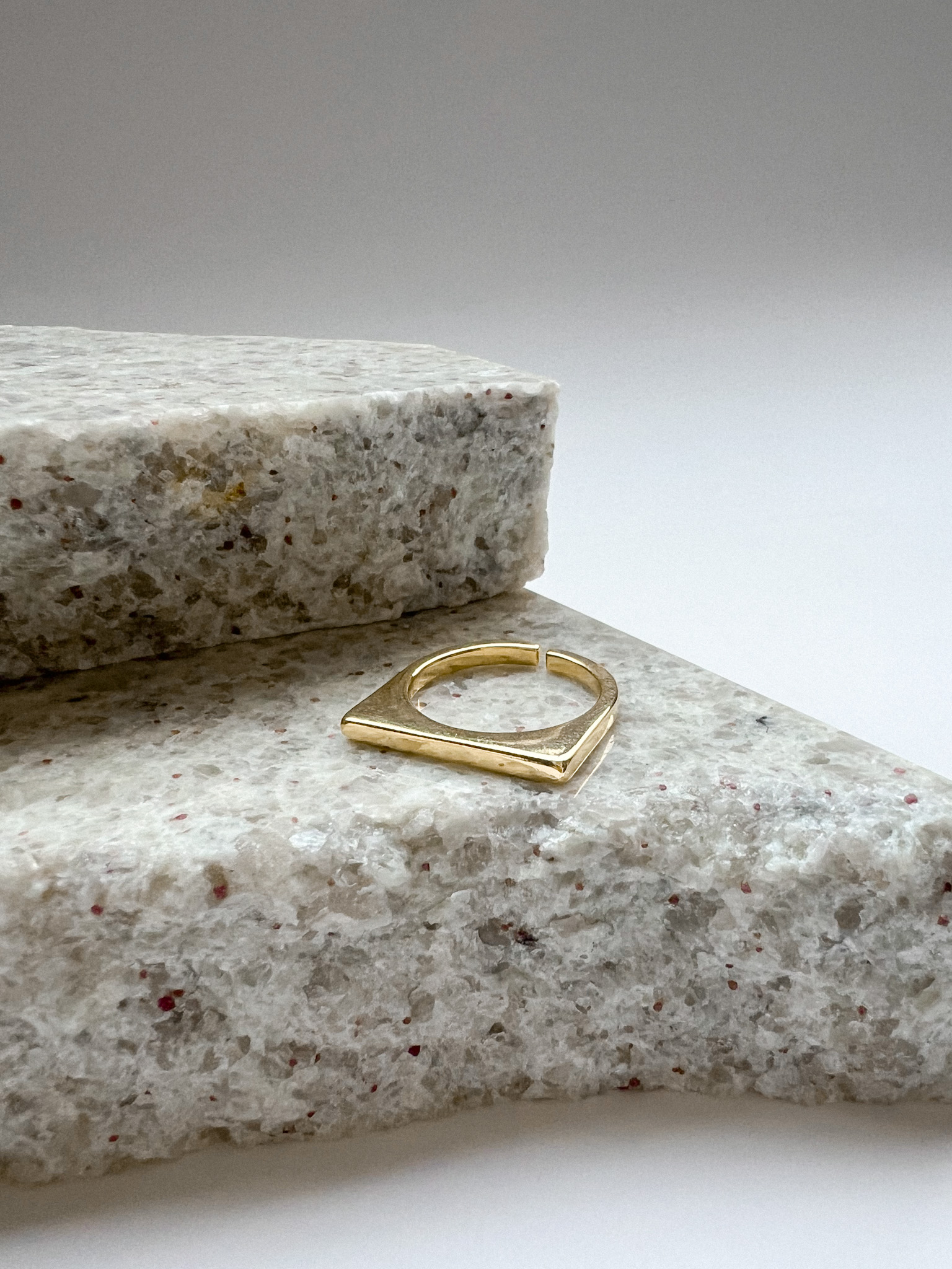 Anel Fino Base Retangular