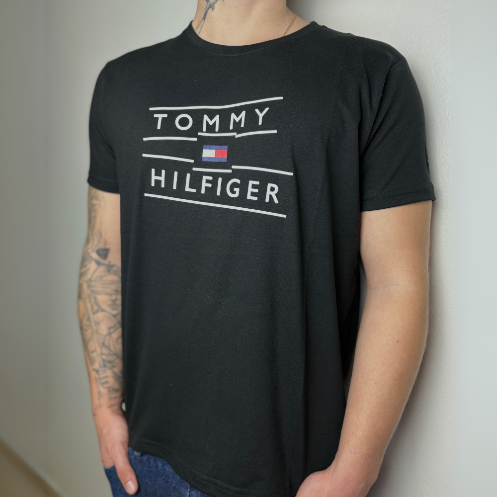 Camiseta Tommy Hilfiger - preta 1