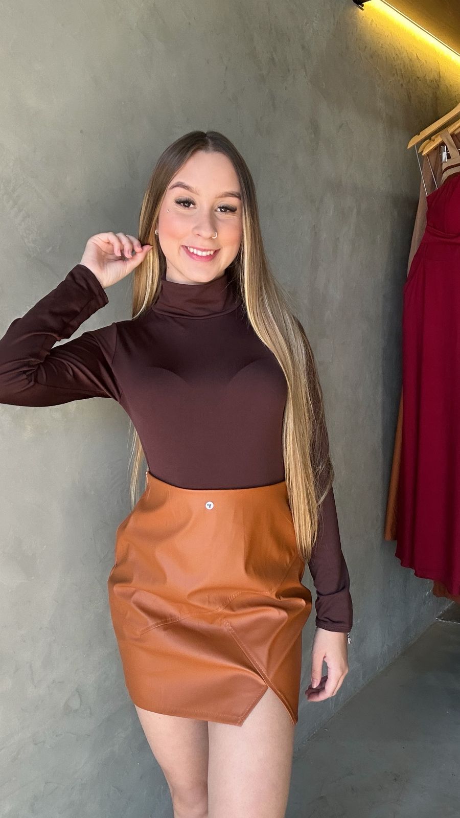 Saia curta em courino