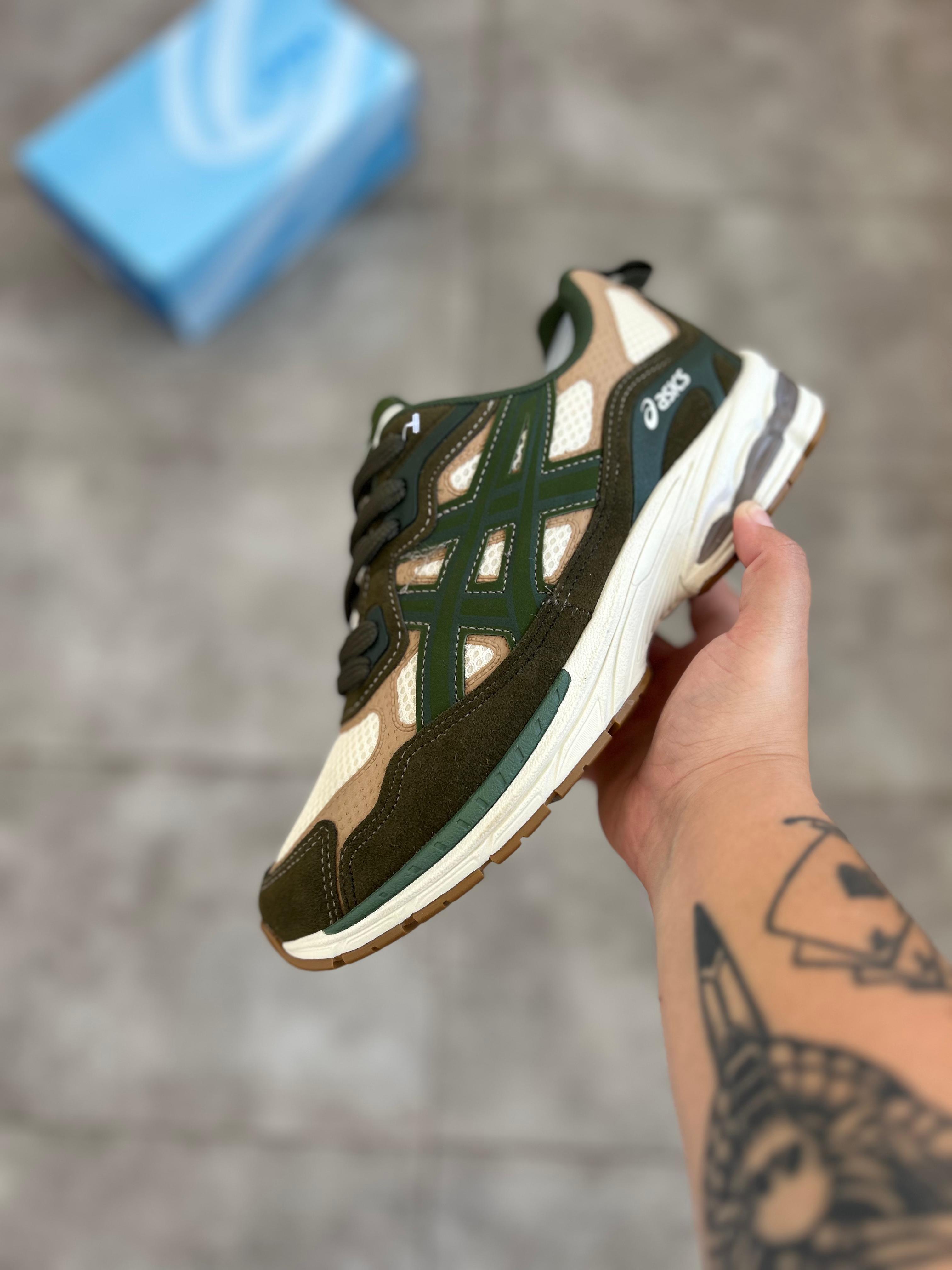 Tênis ASICS Importado