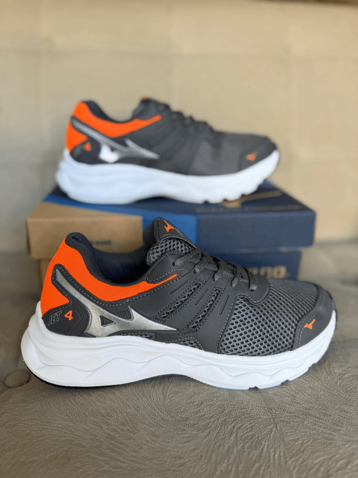 Tênis Jet 4 Masculino Mizuno Grafite/ Laranja