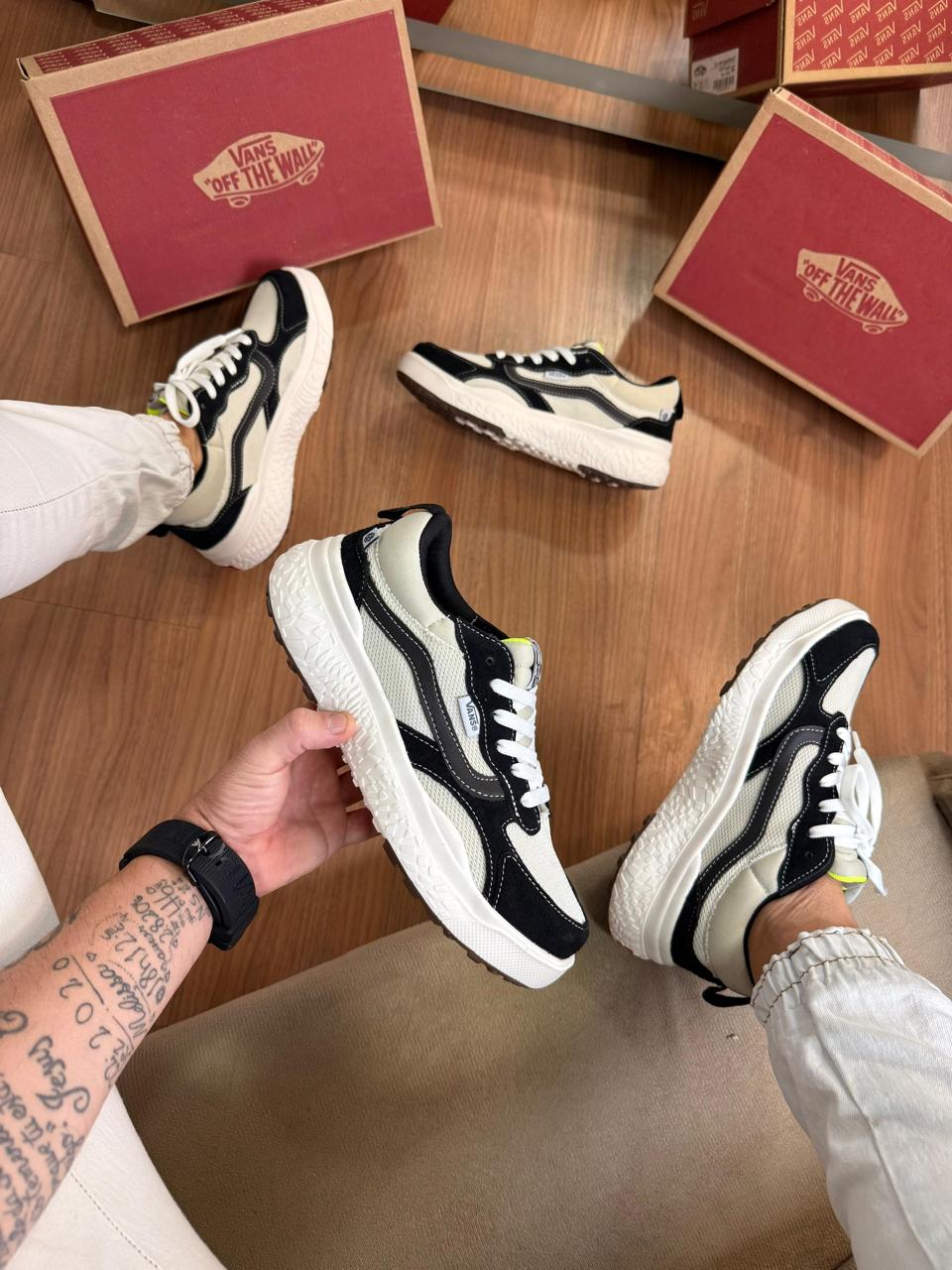 Tênis Vans Neo Couro Preto/Bege Unissex Casual