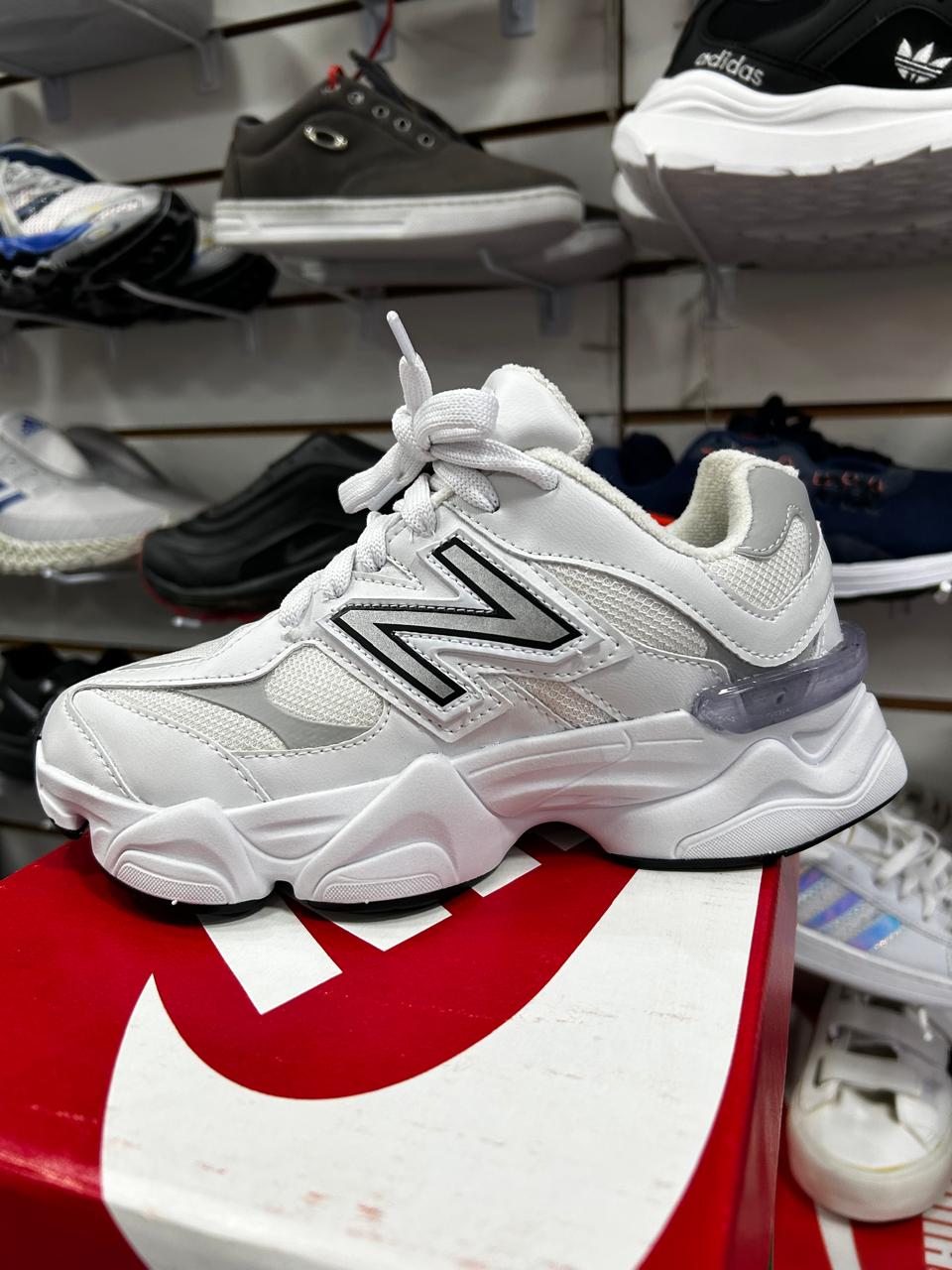 Tênis New Balance 9060 Branco unissex Casual   Conforto, Qualidade e Estilo