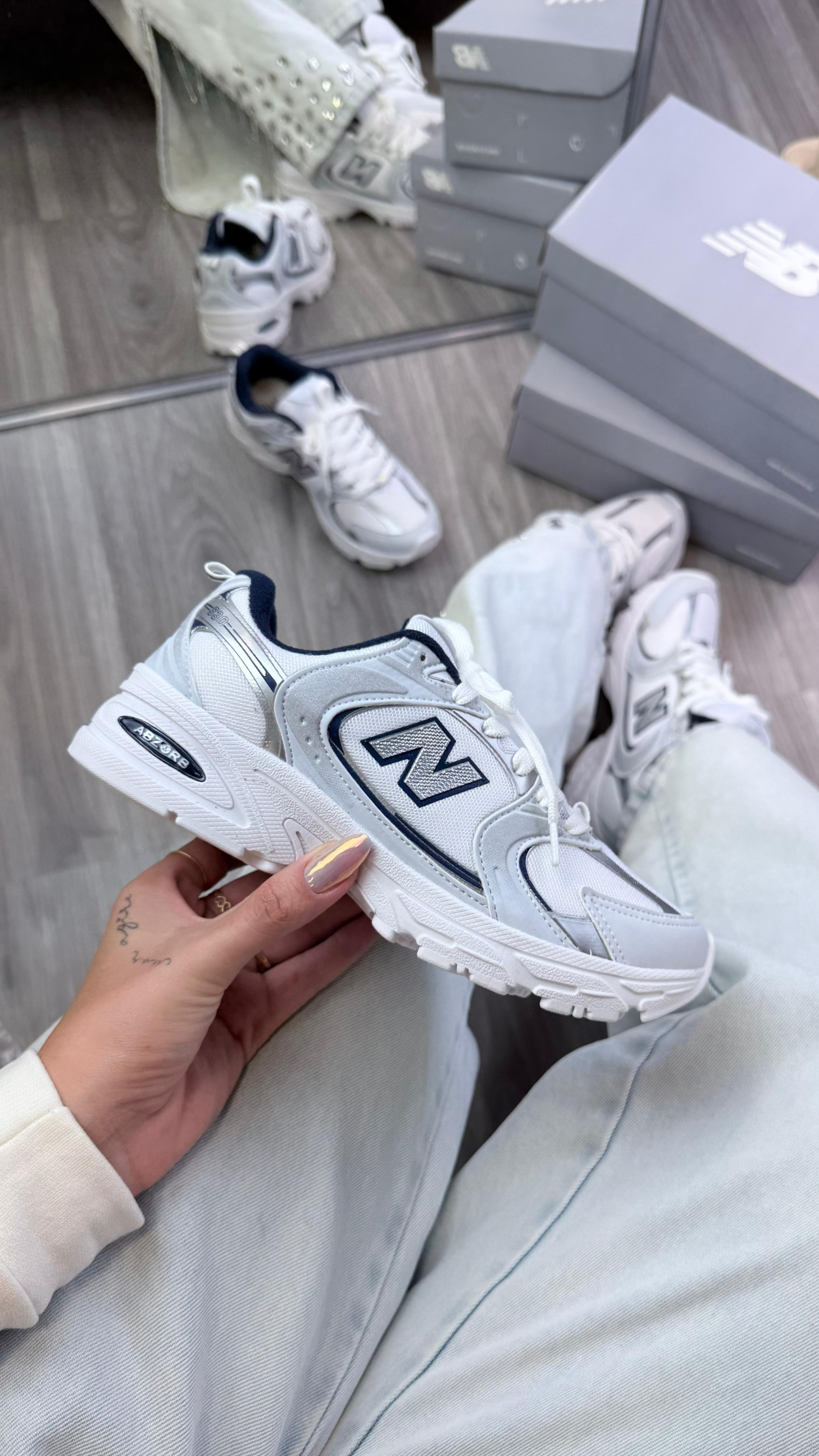 New Balance 530 Branco/Marinho   Tênis Casual Urbano Unissex Leve, Confortável e Estiloso