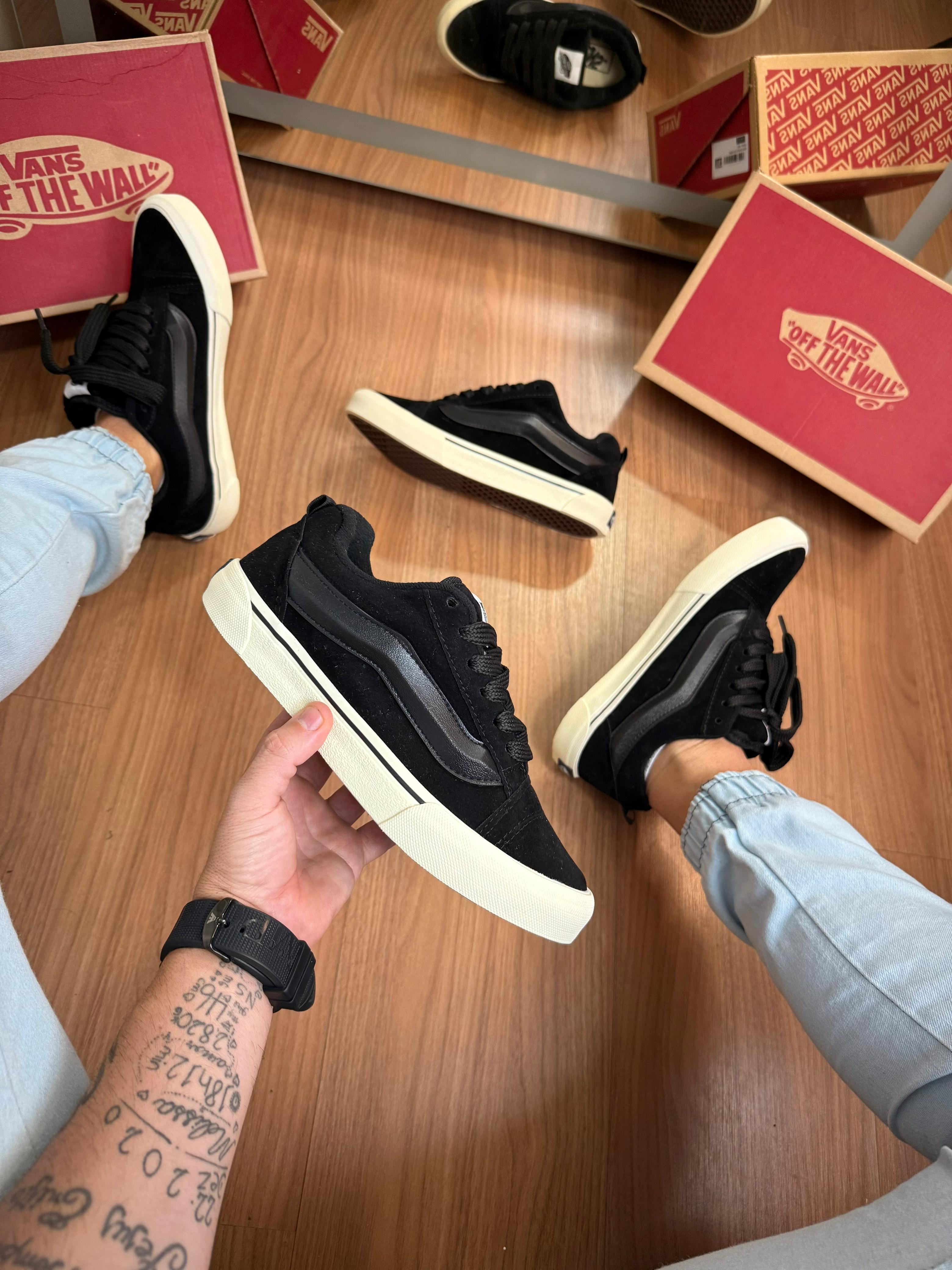 Vans KNU Preto/Creme   Tênis Casual Unissex Confortável, Leve e Estiloso