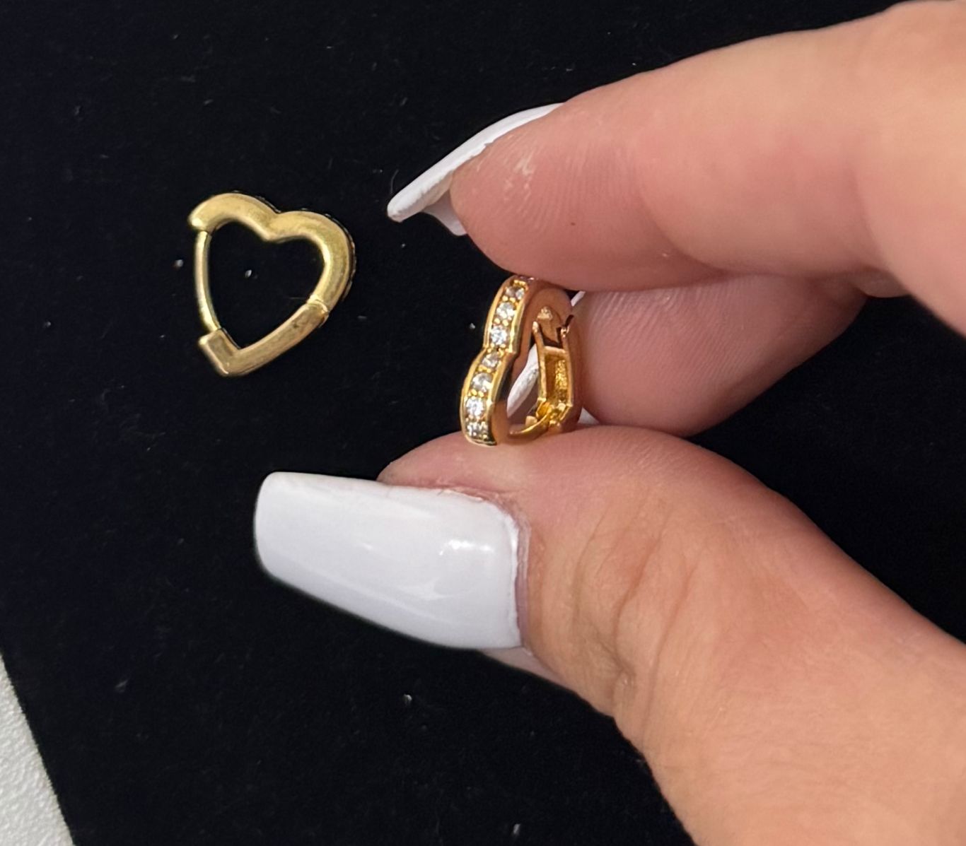 ARGOLA CRAVEJADA SEMIJOIA CORAÇÃO P