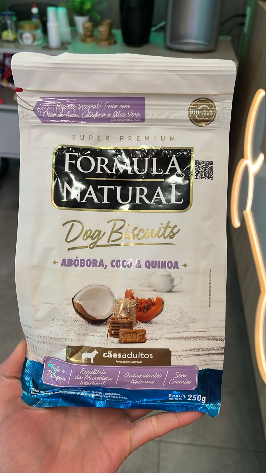 Biscoito Super Premium para Cães Porte Médio e Grande Sabor Abóbora e Coco 250G