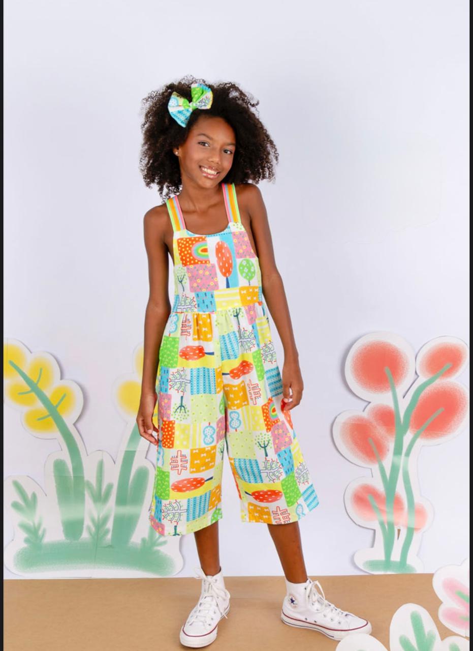 Macacão labirinto lúdico