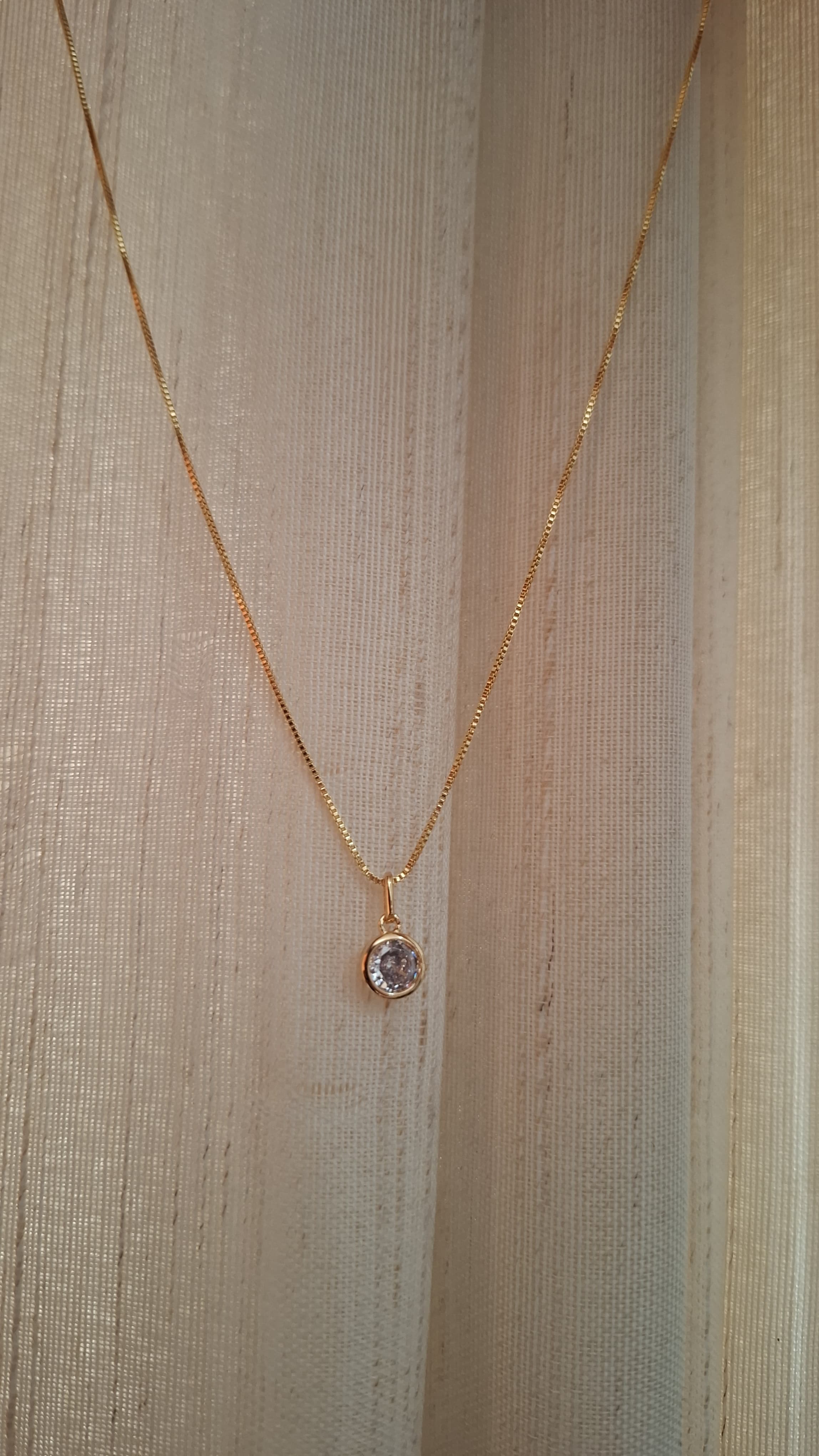 Colar Ponto de Luz Dourado