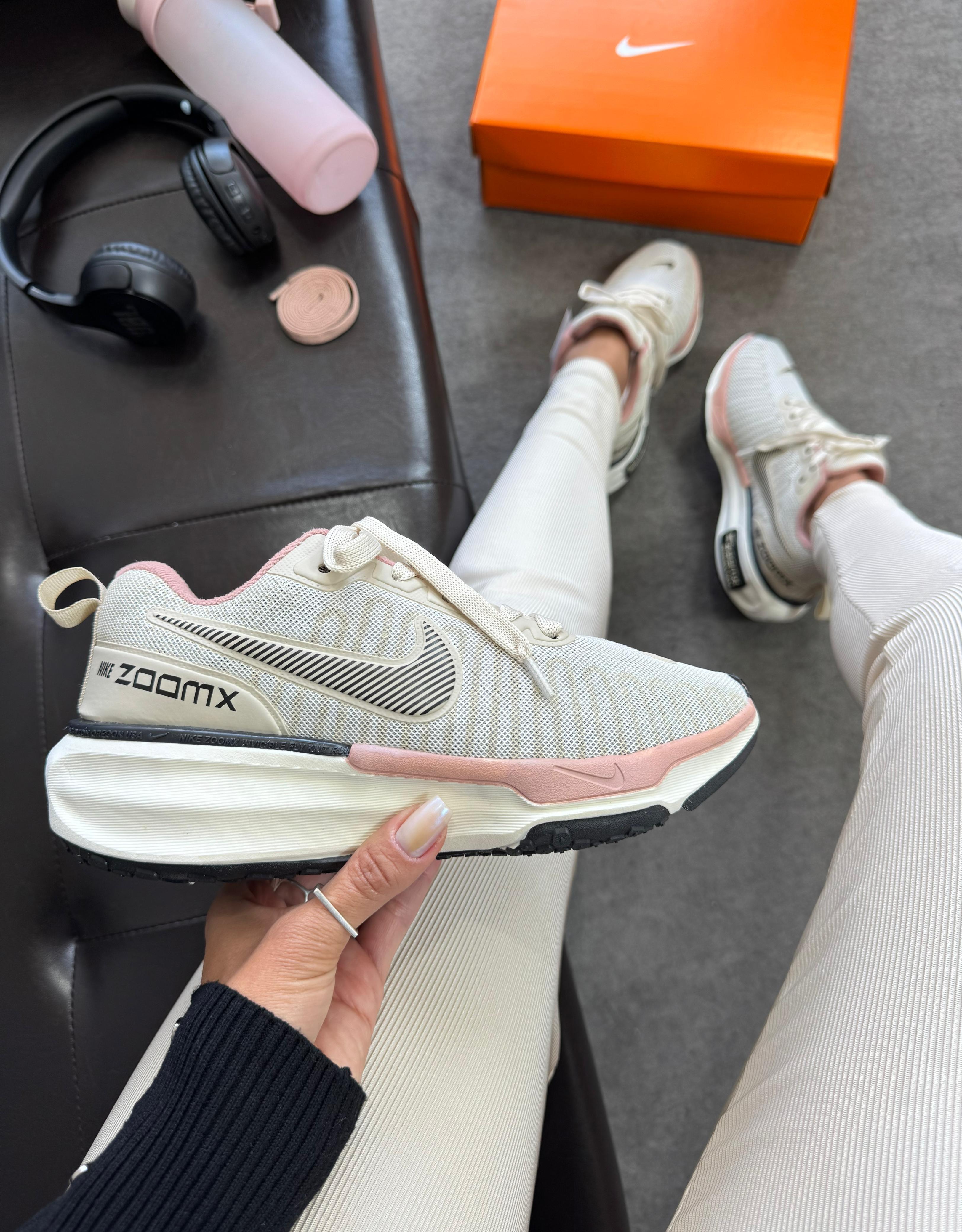 TÊNIS ZOOM X INVINCIBLE RUN 3 rosa