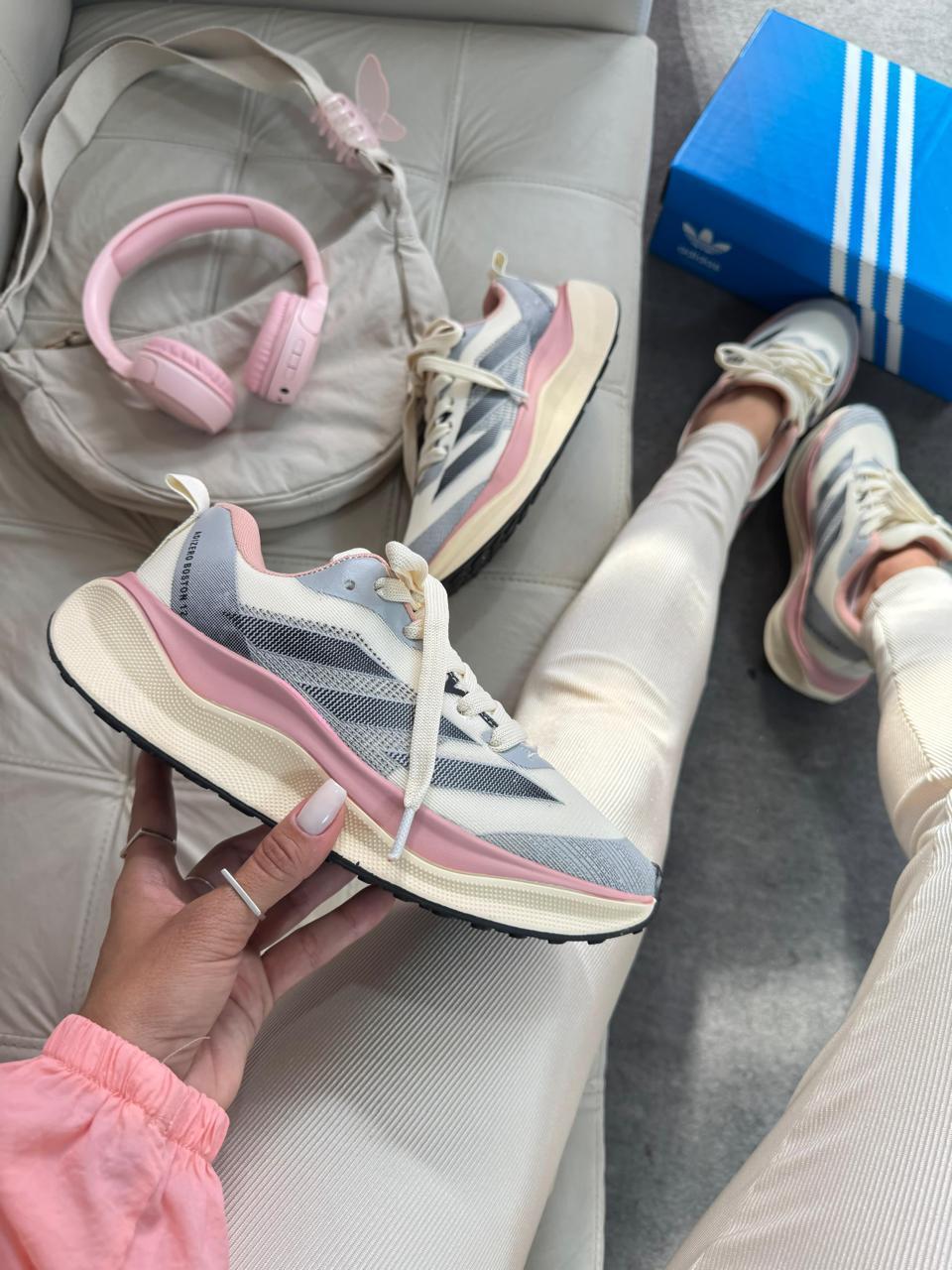 TÊNIS ADIDAS ADIZERO rosa