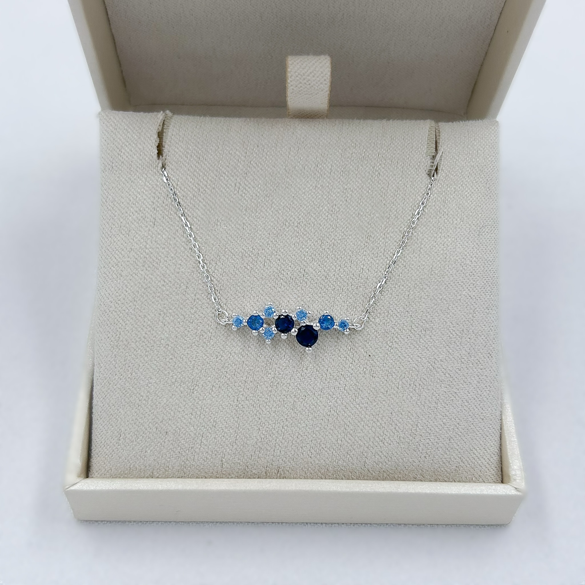 Gargantilha Cartier Nove Zircônias azuis