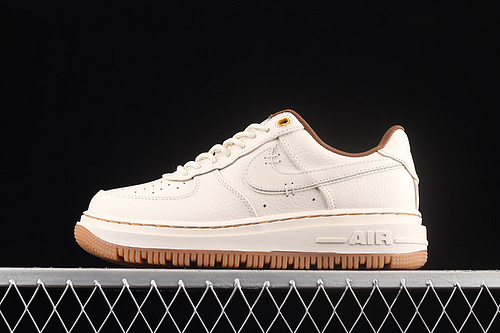 AIR FORCE 1 LUXE PECAN PEARL WHITE/PECAN/GUM YELLOW/PALE IVORY