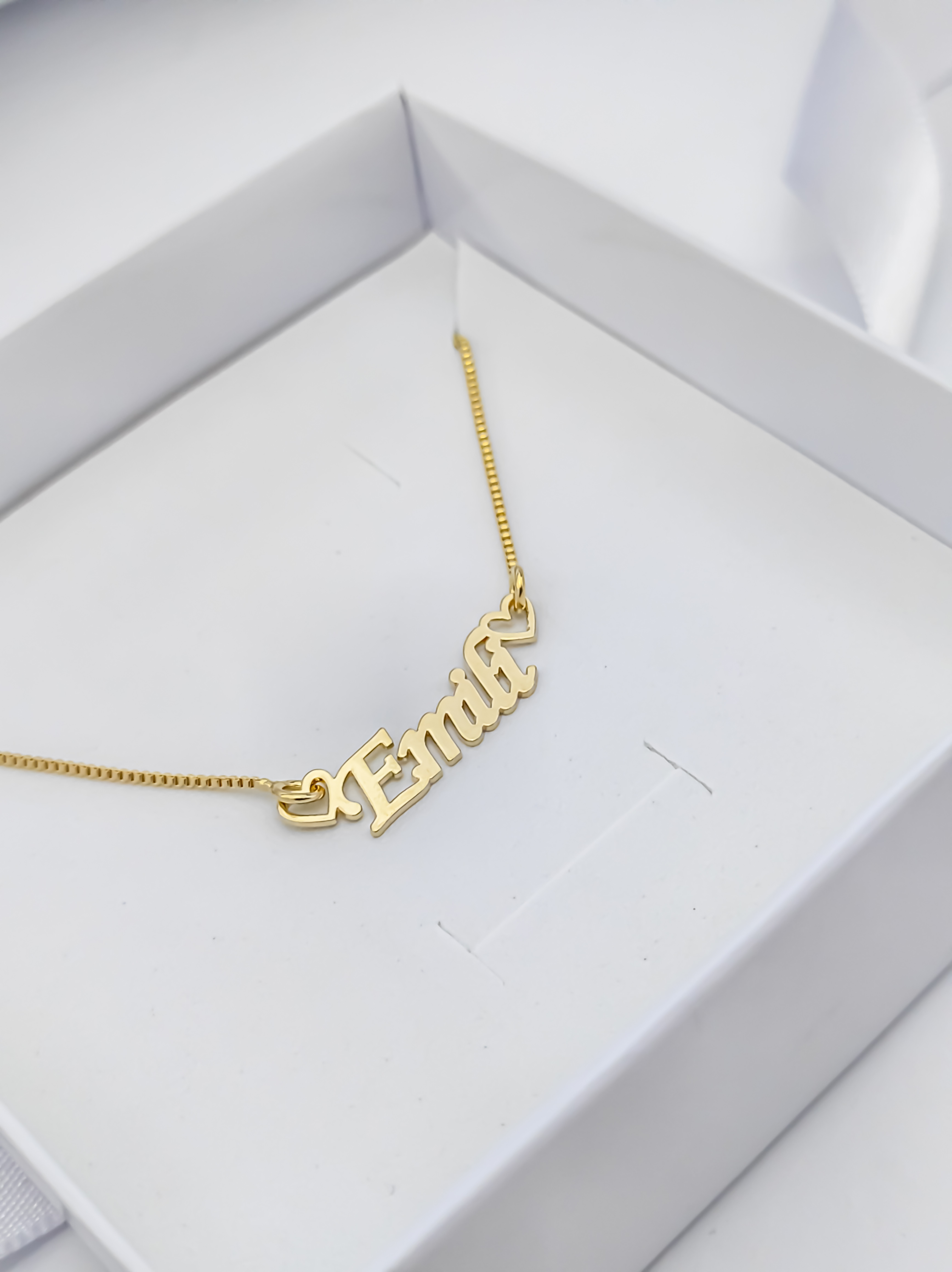 colar infantil com nome modelo clássico banhado a ouro