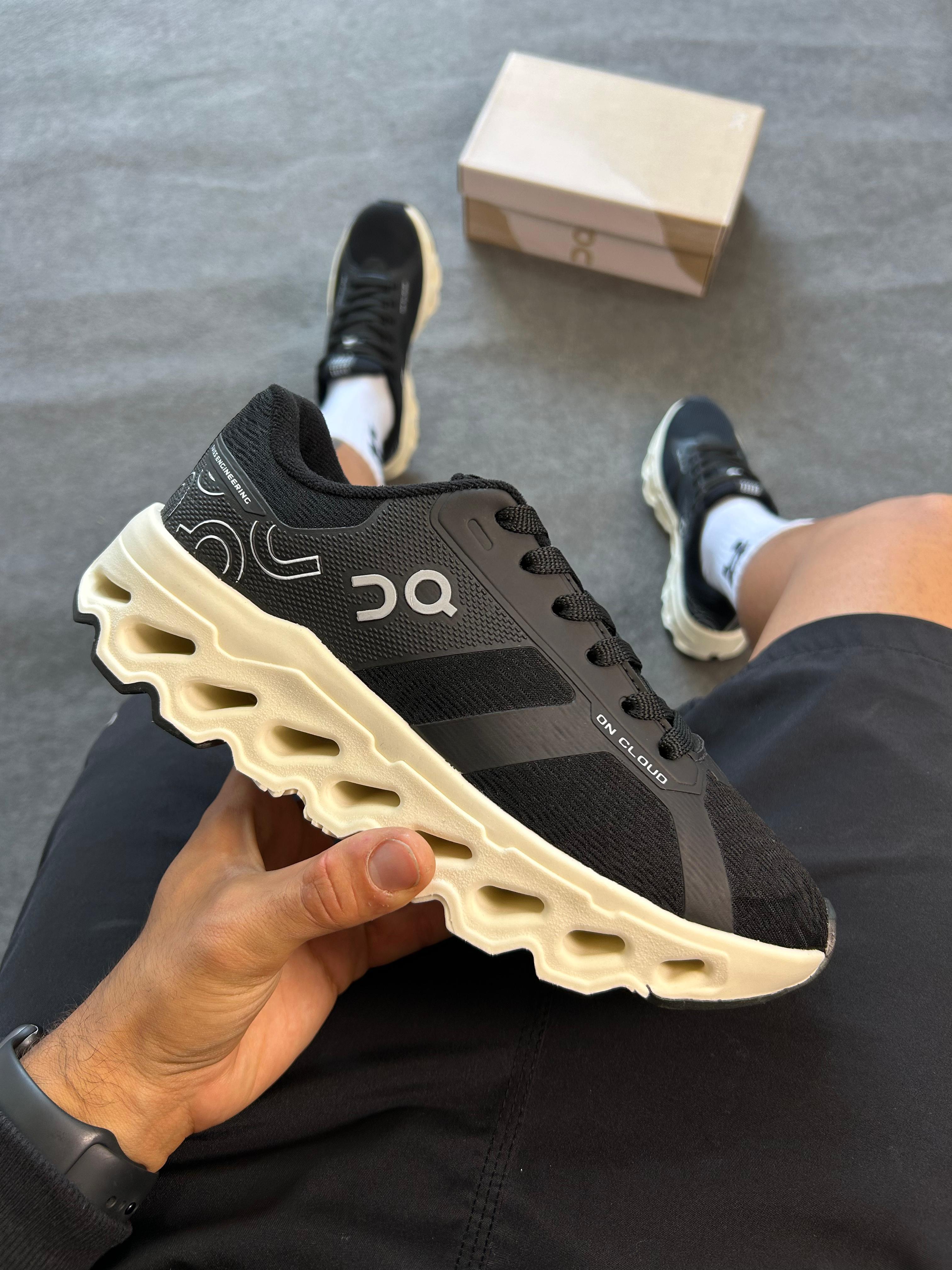 TÊNIS ON CLOUD Preto Branco