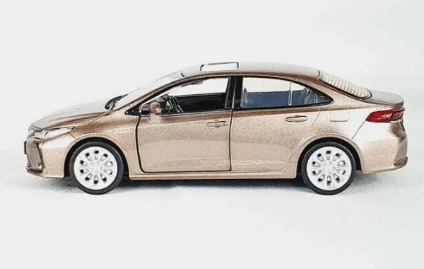 TOYOTA COROLLA HYBRID 1:36