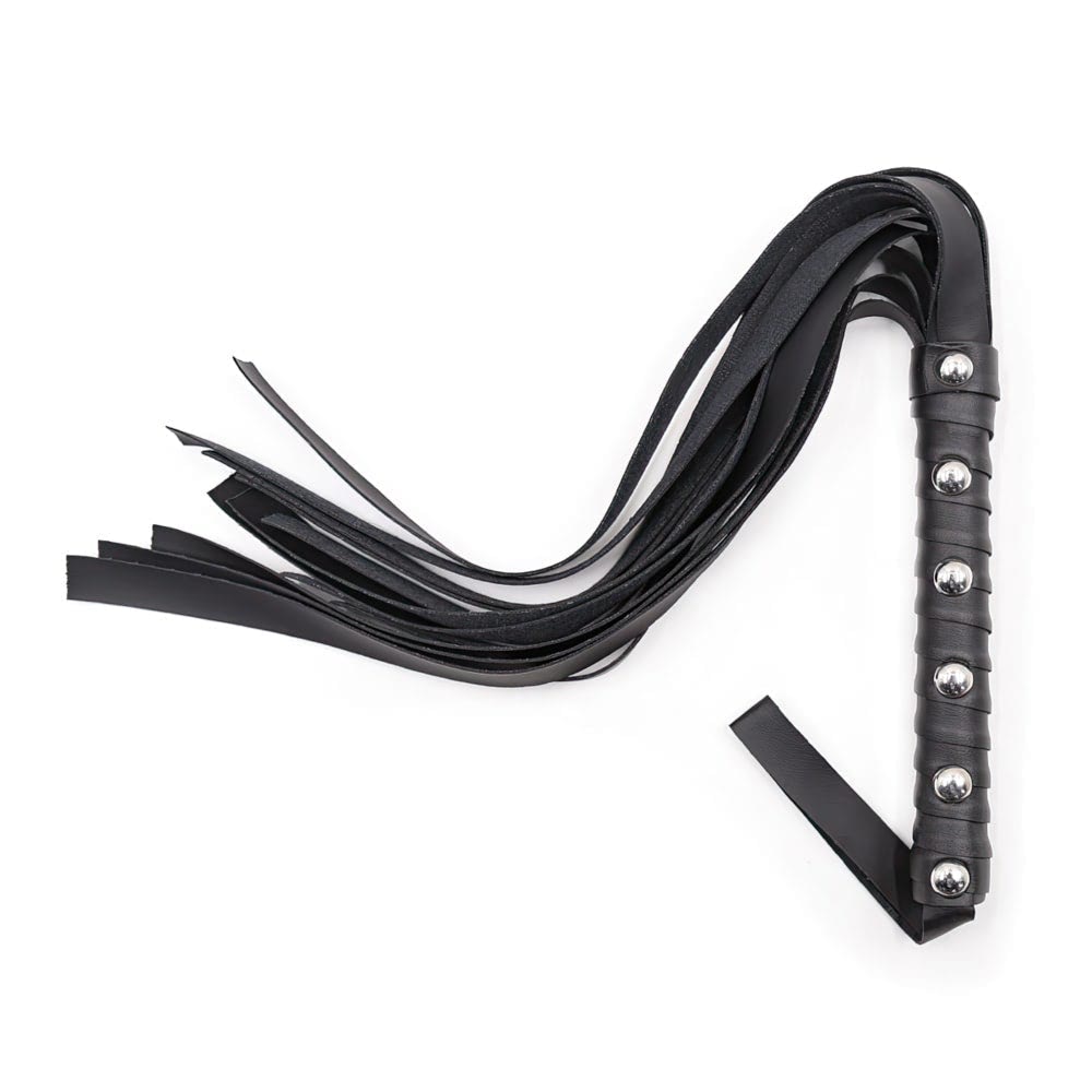 Chicote de Couro Preto com Rebites Metálicos e Design Clássico - YOUVIBE