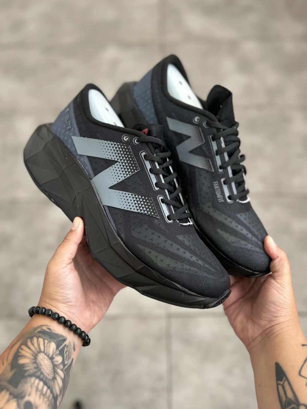 NEW BALANCE FUELCELL REBEL V4