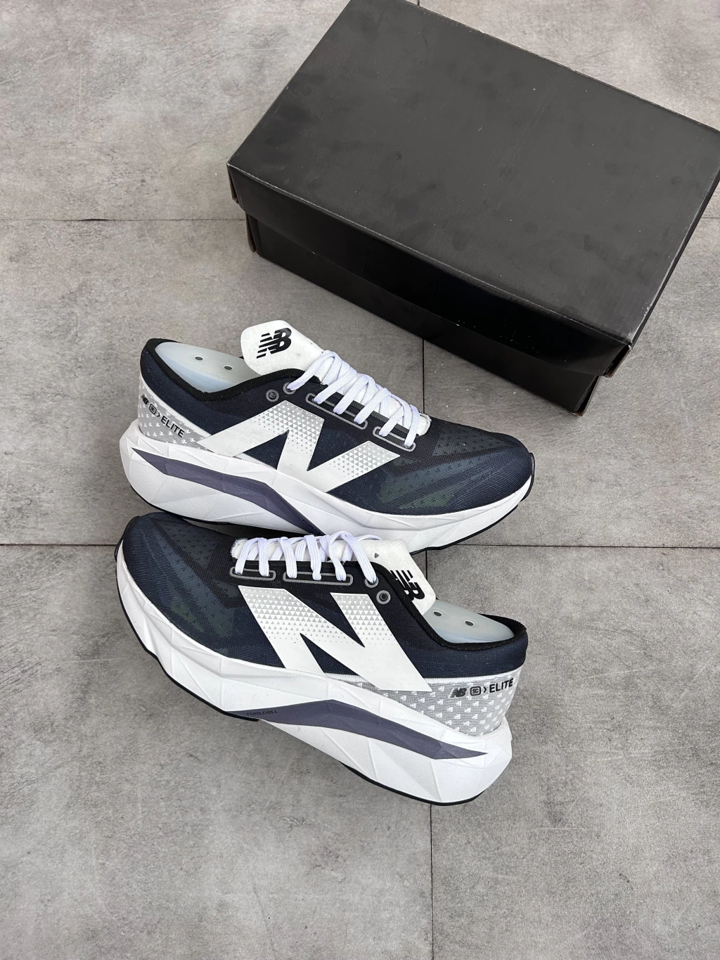 NEW BALANCE FUELCELL REBEL V4