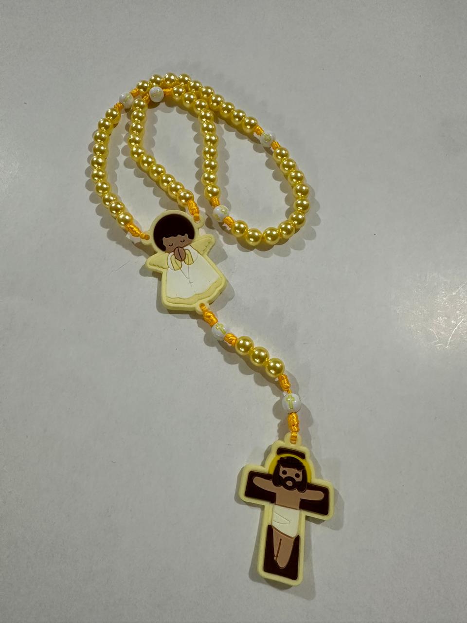 O Terço Infantil Anjos em Oração - Amarelo