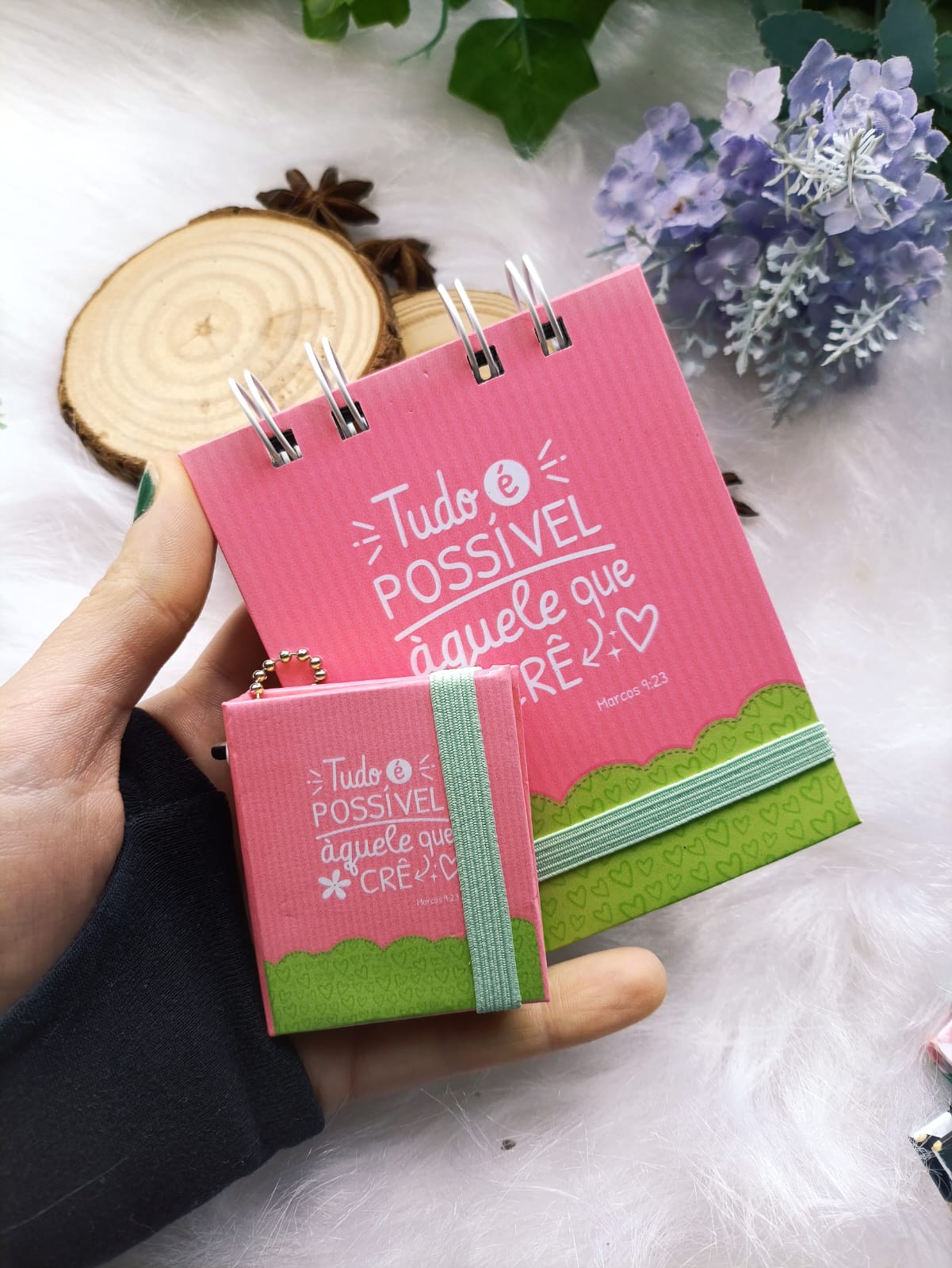 Kit bloquinho folha preta com chaveiro postit " Frases inspiradoras"